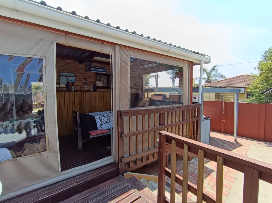 4 Bedroom Property for Sale in Wavecrest Eastern Cape